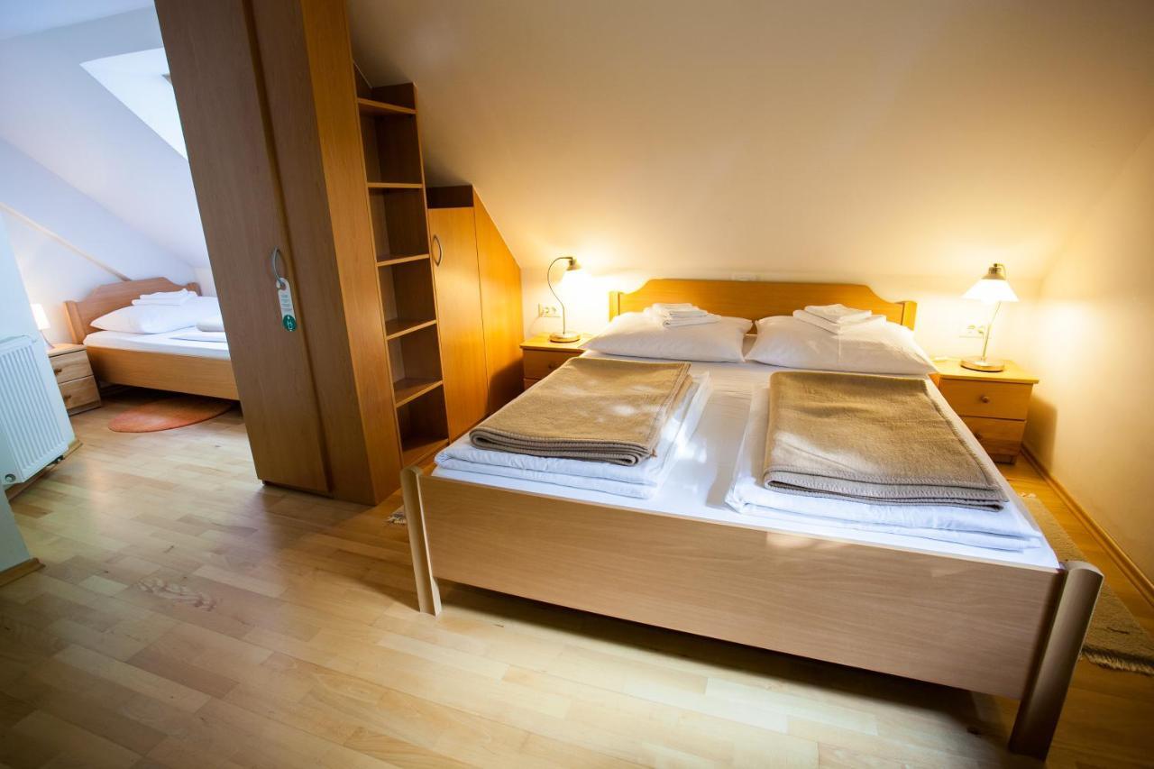 B&B Pod Skalo Камник Екстериор снимка