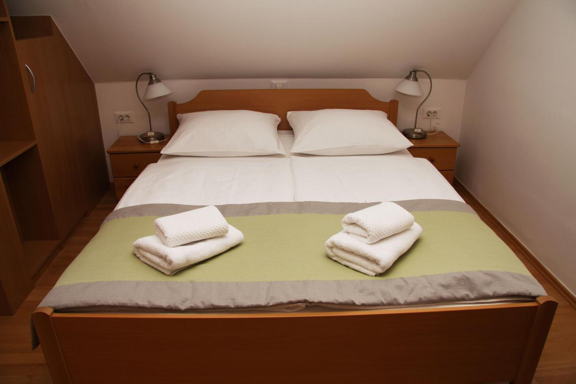 B&B Pod Skalo Камник Екстериор снимка